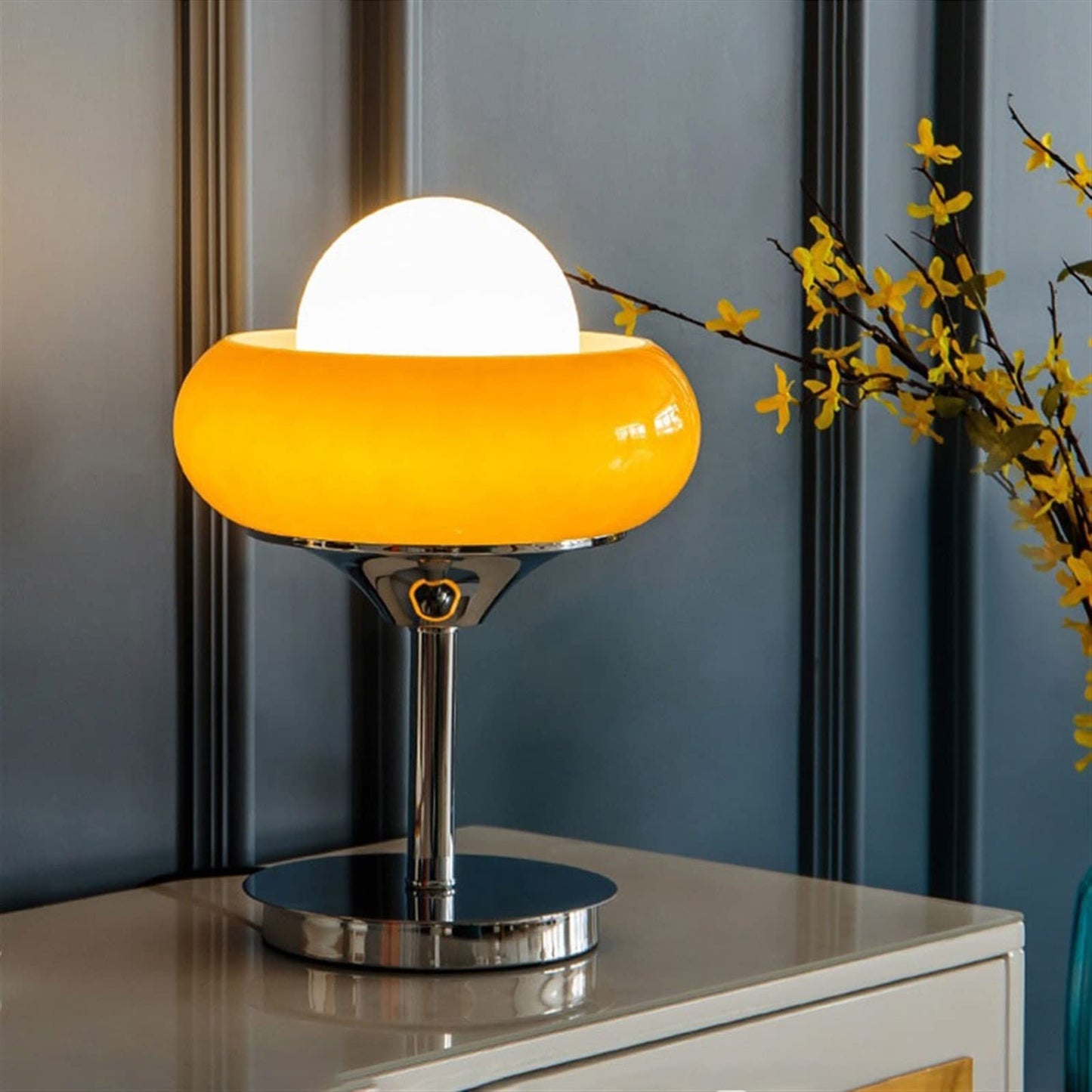 Vintage Style Egg Table Lamp