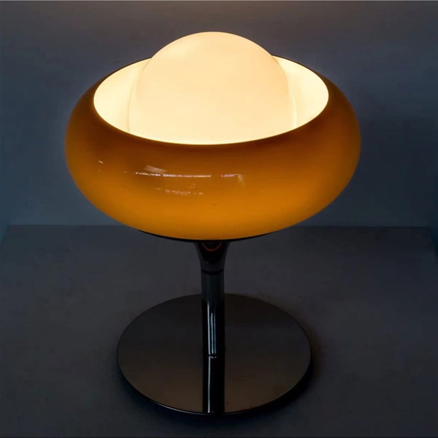 Vintage Style Egg Table Lamp