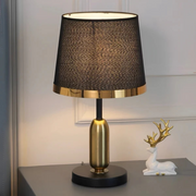Cilora -  Lampe de table moderne en tissu noir
