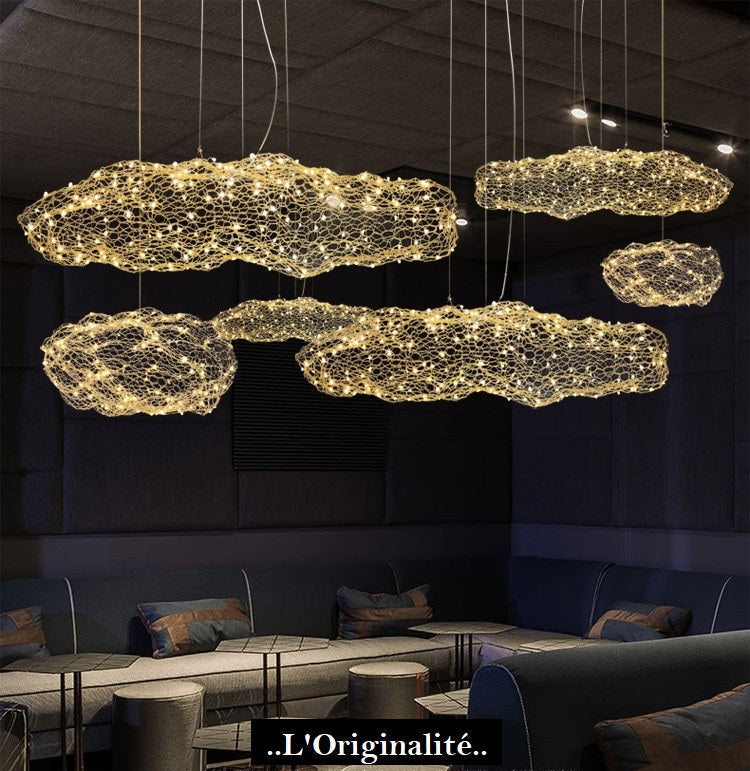 Cloud-shaped chandelier in gold or silver metal mesh