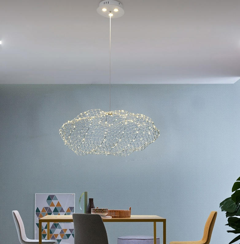 Cloud-shaped chandelier in gold or silver metal mesh