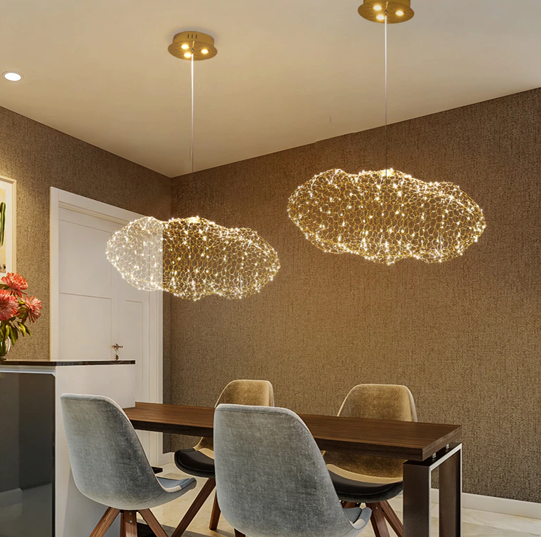 Cloud-shaped chandelier in gold or silver metal mesh